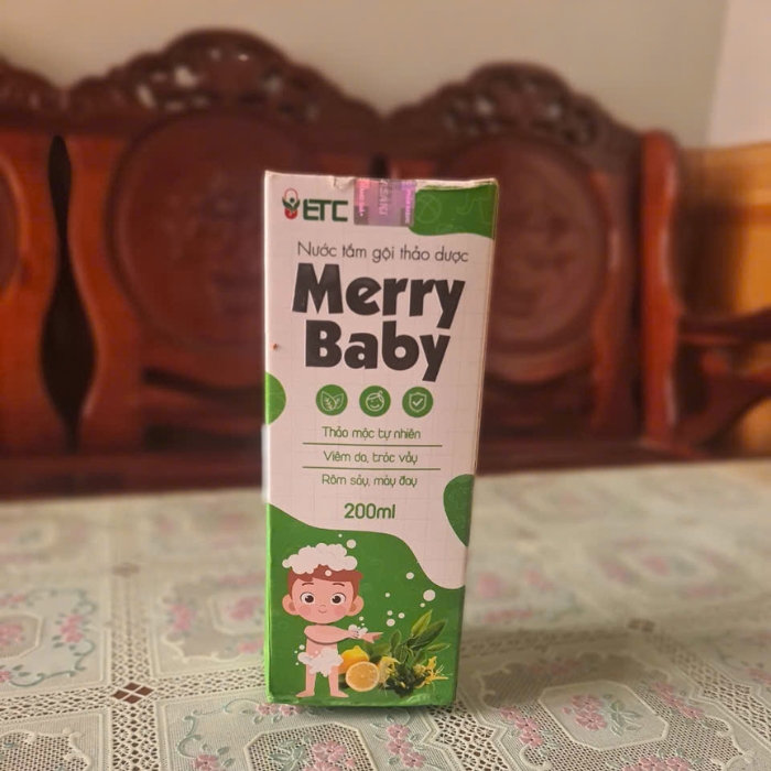 Nước tắm gội thảo dược dành cho trẻ sơ sinh Merry Baby 